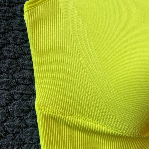 VS PINK Active Seamless Air Medium Impact Sports Bra in Electro Yellow Sz XL - Picture 6 of 12